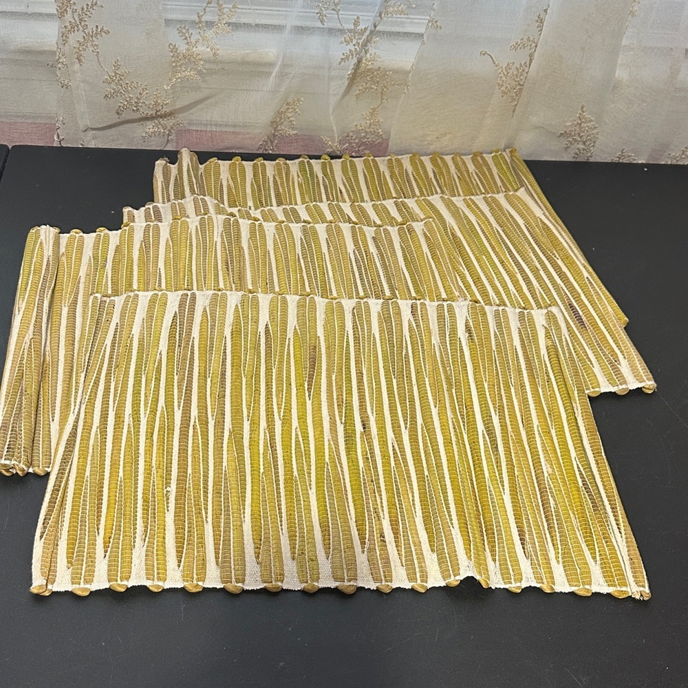 Pier 1 woven bamboo yellow gold placemats set of 4